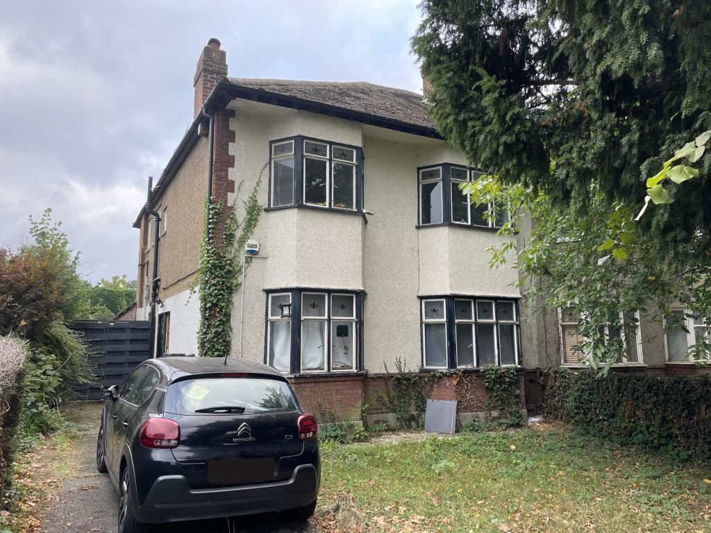 Lot: 4 - FREEHOLD GROUND RENTS - External image of building from driveway